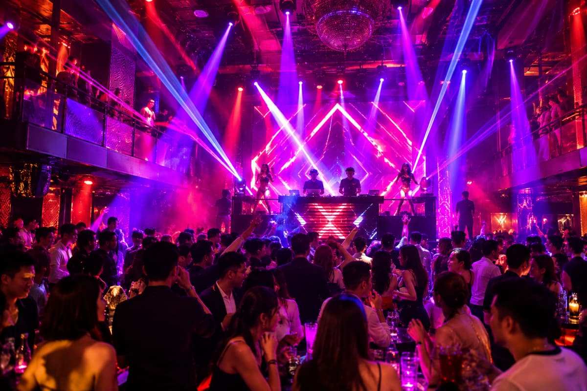 CLUBS & LATE NIGHT ENERGY in Saigon