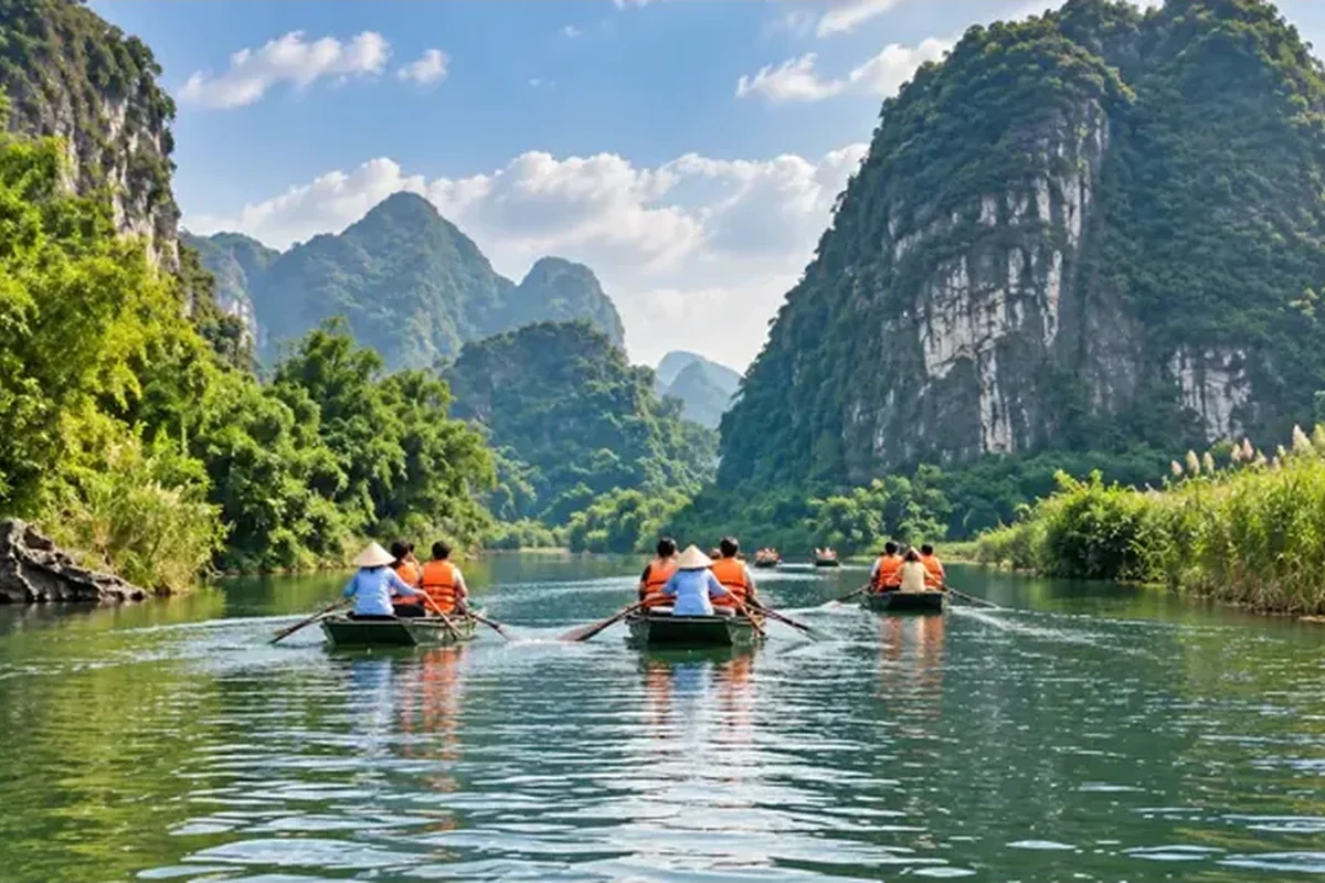 Ninh Binh limestone landscapes and river scenery