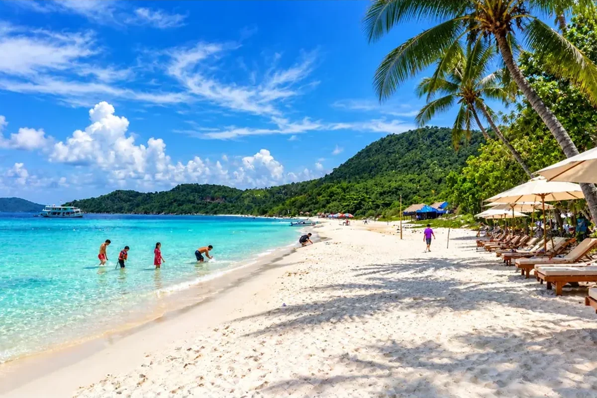 Palm trees and turquoise water at Sao Beach, Phu Quoc