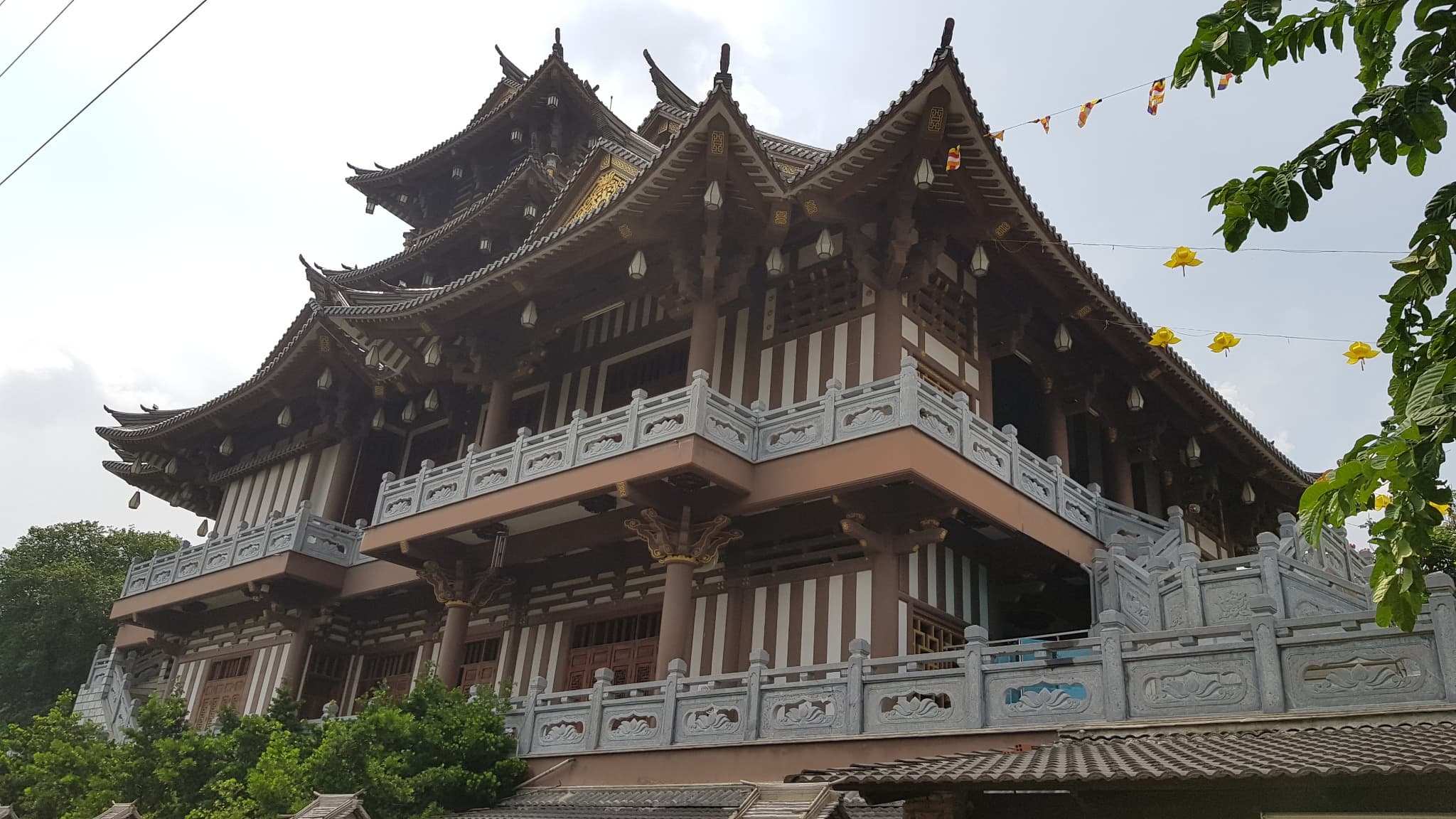 SAIGON’S PAGODAS, TEMPLES & CHURCHES in Saigon